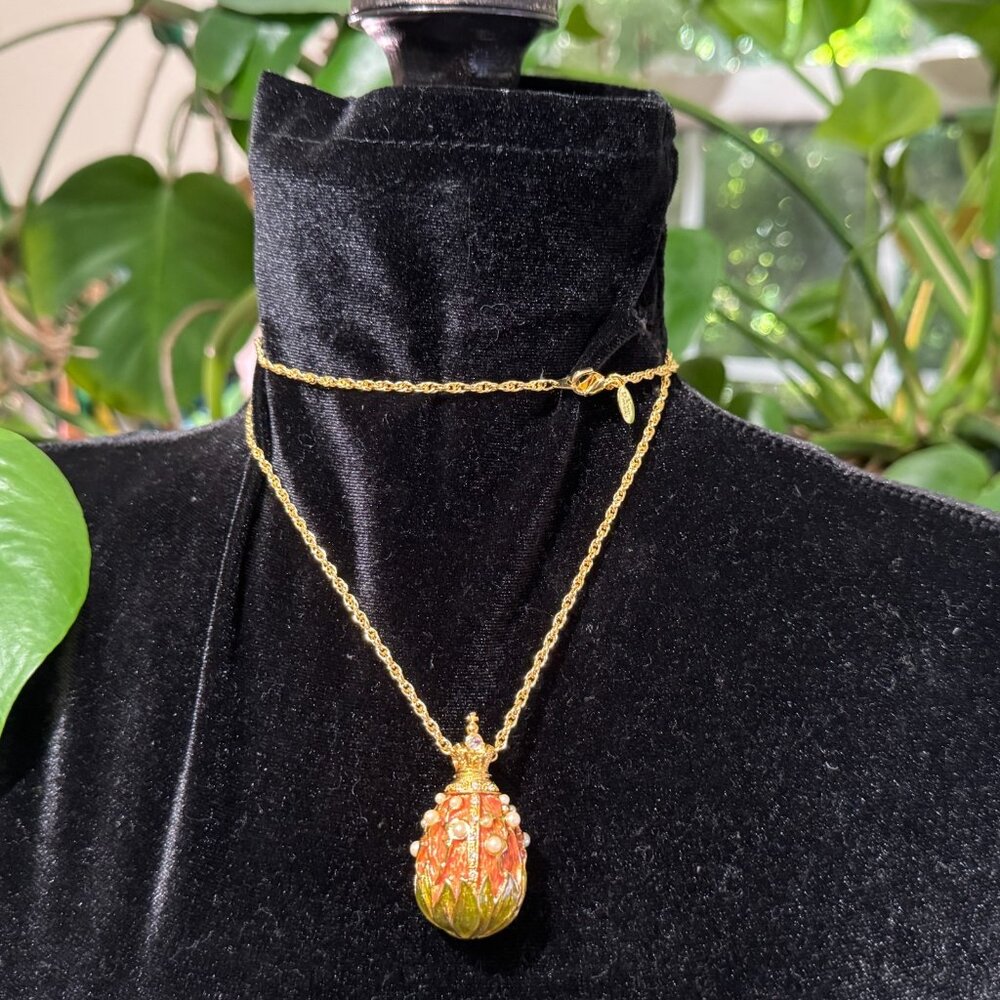 JOAN RIVERS CLASSICS COLLECTIONS Lily of the Valley Egg Pendant with Chain